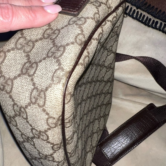 Vintage Gucci crossbody. - Picture 6 of 14